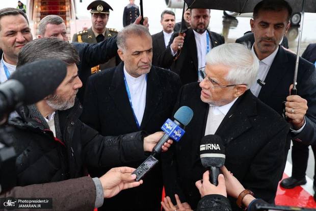 معاون اول رئیس‌جمهور وارد مسکو شد/ عارف در جمع خبرنگاران: ضرورت استفاده از مزایای عضویت در سازمان شانگهای به نفع صلح، آرامش و دوستی بین ملت‌هاست