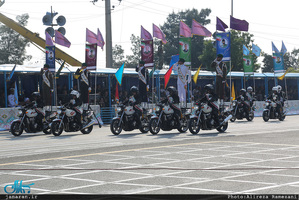 مراسم گرامیداشت روز ارتش جمهوری اسلامی ایران در جوار حرم امام خمینی(س)-1/ رژه