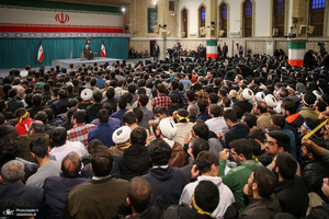 دیدار جمعی از رأی اولی‌ها و خانواده‌های شهدا با رهبر معظم انقلاب