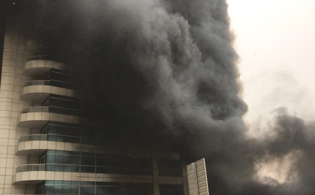 100 نفر از آتش سوزی برج مسکونی در تهران نجات یافتند
