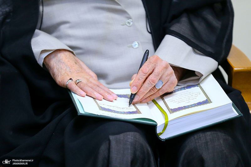 دیدار خانواده شهدای اخیر نیروی پدافند هوایی ارتش با رهبر معظم انقلاب