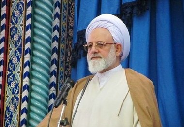 سپاه پاسداران قدرتمندتر از همیشه در مقابل دشمنان انقلاب ایستاده است