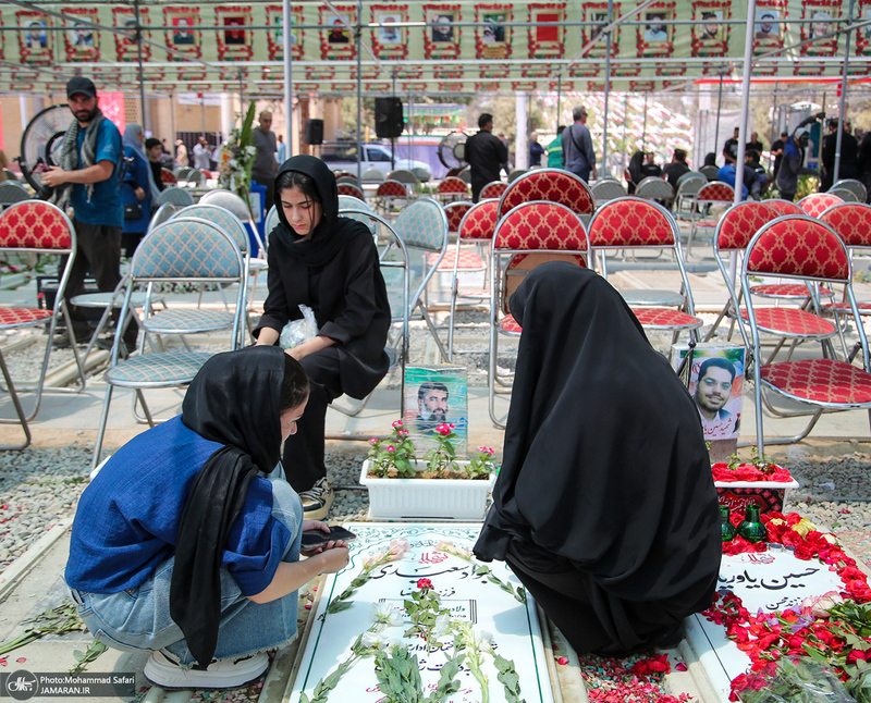 مراسم چهلمین روز شهدای جنگ تحمیلی ۱۲ روزه در قطعه 42 بهشت زهرا (س)