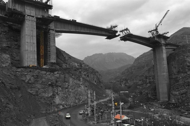 احداث آزاد راه تهران-شمال با آخرین استانداردهای جاده سازی جهان