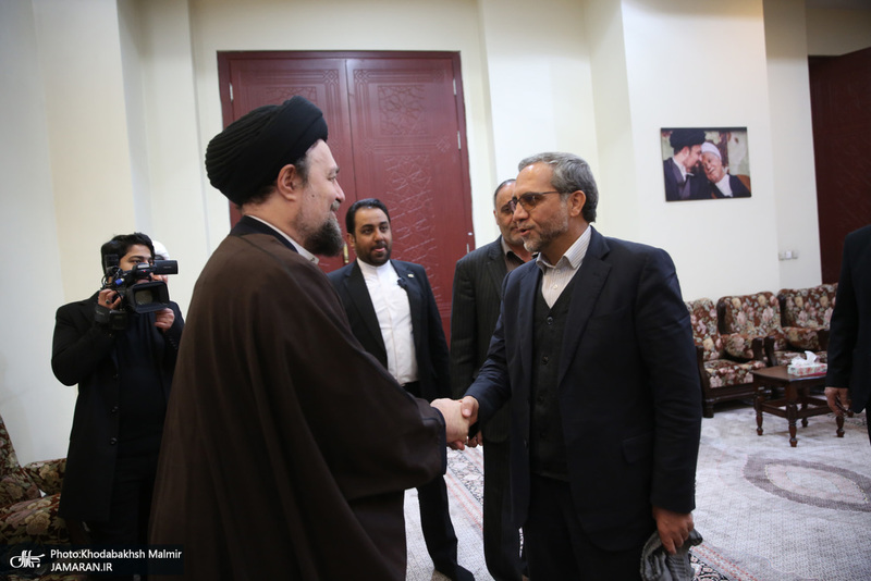 حاشیهتجدید میثاق رئیس و جمعی از نمایندگان مجلس شورای اسلامی با آرمان‌های امام خمینی(س)