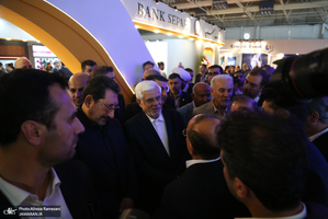 حضور عارف در نمایشگاه دستاوردهای صادراتی ایران