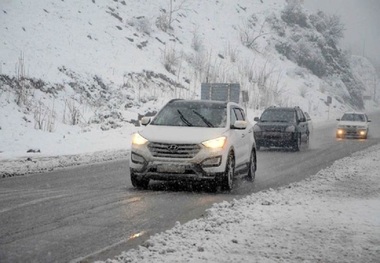 تردد در گردنه های خراسان شمالی تنها با زنجیر چرخ میسر است