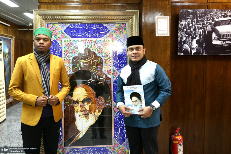 بازدید جمعی از شرکت کنندگان چهلمین دوره مسابقات بین المللی قرآن کریم از جماران