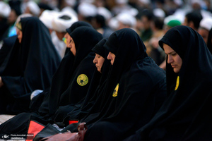 مراسم شب میلاد حضرت زهرا (س) و فرزند برومندش حضرت روح الله در حرم امام خمینی