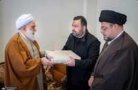 حضور نماینده رهبر انقلاب اسلامی در منزل خانواده‌های فرماندهان شهید حزب‌الله لبنان در بیروت (15)