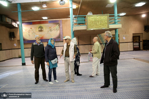 بازدید گردشگران خارجی از بیت امام خمینی(س) در جماران