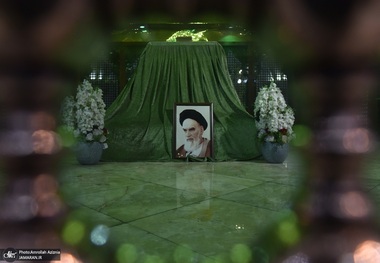  مراسم پرفیض دعای کمیل در حرم امام خمینی (س)

