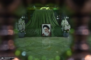 مراسم دعای کمیل در حرم مطهر امام خمینی