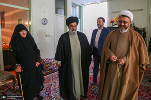 حضور رییس موسسه تنظیم و نشر آثار امام خمینی در گلزار شهدای خمین