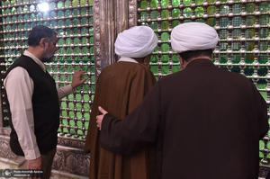 حضور آیت الله مصطفی اشرفی شاهرودی در حرم امام خمینی (س)