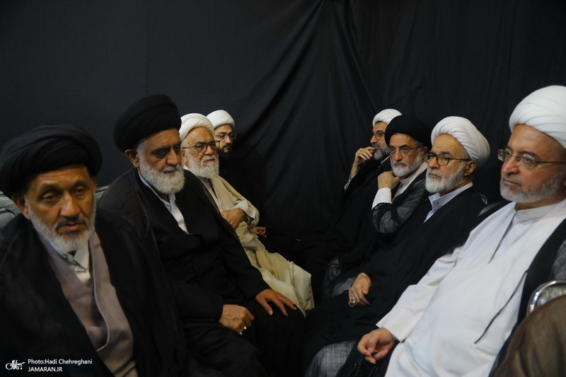 مراسم چهلمین روز تدفین رهبر شهید در دفتر آیت الله العظمی سیستانی در قم