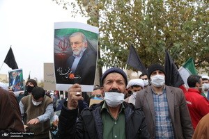 تجمع اعتراضی جمعی از طلاب قم در پی ترور ناجوانمردانه شهید فخری‌ زاده