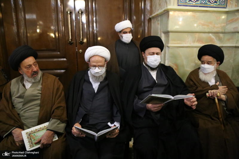 حضور مراجع و علما در مسجد امام حسن عسکری(ع) در پی ارتحال آیت الله العظمی صافی(ره)