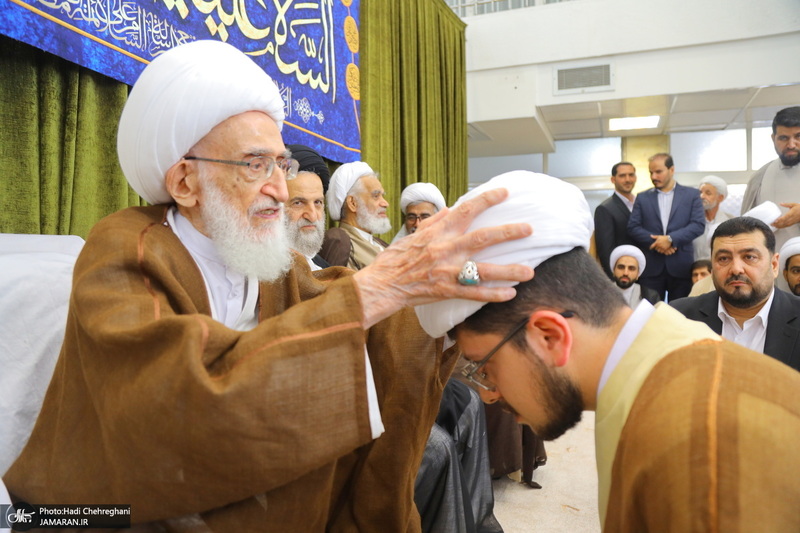 مراسم جشن عید غدیر و عمامه‌گذاری طلاب در بیت مراجع  تقلید و علما