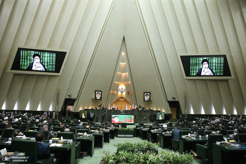 ارتباط تصویری نمایندگان مجلس شورای اسلامی با رهبر معظم انقلاب