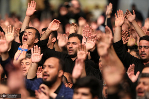 مراسم عزاداری شب تاسوعای حسینی (ع) در حسینیه امام خمینی