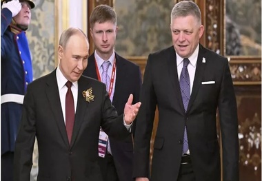 تظاهرات مردم اسلواکی علیه نخست وزیر این کشور به دلیل سفر به مسکو