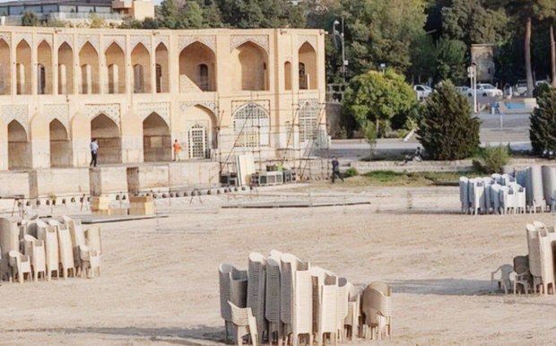  مشت آخر به زاینده‌رود! + عکس/  درباره عکسی از برگزاری کنسرت در رودخانه خشکیده