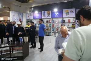 حضور حجت الاسلام و المسلمین علی کمساری در سی و ششمین نمایشگاه کتاب تهران