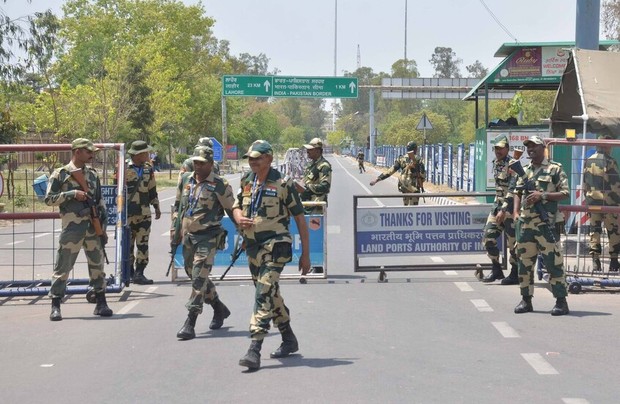 ادامه تنش و تبادل آتش میان هند و پاکستان