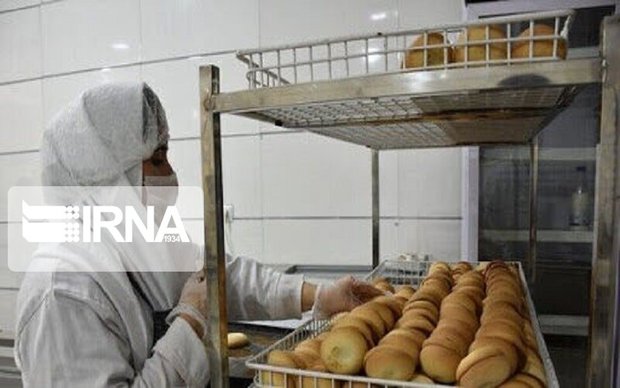 الزام نانوایی‌های خرمشهر به استفاده از دستکش و ماسک