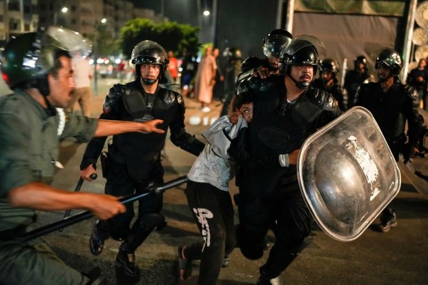 سرکوب خشن اعتراضات در مراکش/ پلیس معترضان را زیر گرفت + عکس و فیلم