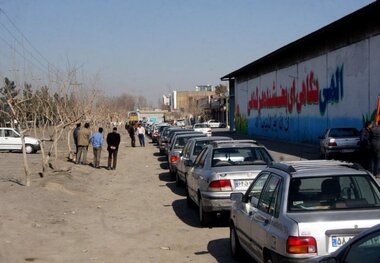 معاینه زیر آفتاب گرم و شرجی بوشهر