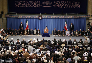 رهبر انقلاب: نَفَس‌های آخر دشمنیِ دشمنان با جمهوری اسلامی است/ پدیده‌ی کم‌نظیر حرکت عظیم مردمی برای کمک به مناطق سیل‌زده، درس شهداست