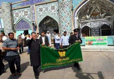 خادمان حرم رضوی در میان استقبال مردم وارد شوش شدند