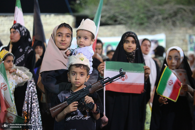 اجتماع عشایر فسا در حمایت از رزمندگان جبهه ی مقابله با دشمن آمریکایی - صهیونی