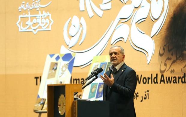 امام خمینی اتحاد کے علمبردار تھے، اگر مسلمان متحد ہو جائیں تو کوئی طاقت انہیں کمزور نہیں کر سکتی:ایرانی صدر