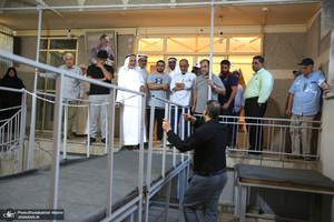 بازدید جمعی از گردشگران کویتی از بیت امام خمینی (س) در جماران