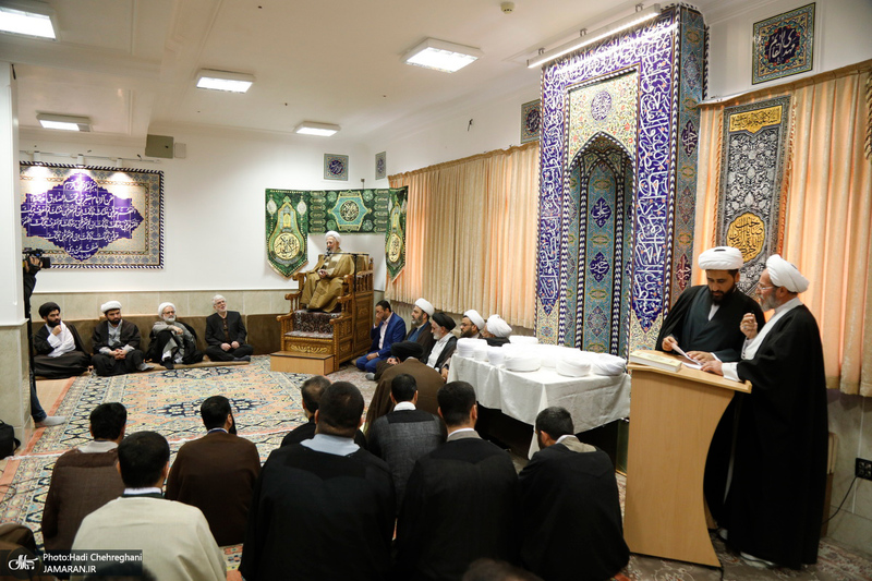 عمامه گذاری طلاب در روز عید مبعث توسط مراجع عظام تقلید‎‎