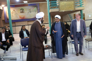 تجدید میثاق اساتید و دانشجویان پژوهشکده امام خمینی و انقلاب اسلامی با آرمان های بنیانگذار جمهوری اسلامی