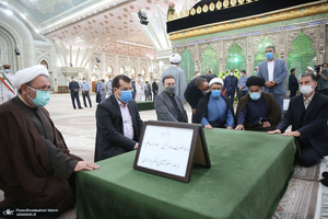 تجدید میثاق سرپرست و کارکنان موسسه تنظیم و نشر آثار امام خمینی(س) با آرمان های بنیانگذار جمهوری اسلامی