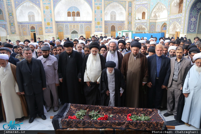  مراسم خاکسپاری پیکر مرحوم حاج سید علی صدر در قم