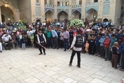 اجرای رقص آئینی چوب‌بازی در جشن ملی نوروزگاه کرمان