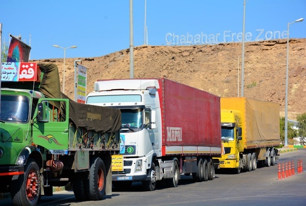 ارسال اولین کاروان کمک‌های مردمی بندر چابهار به مناطق زلزله‌زده