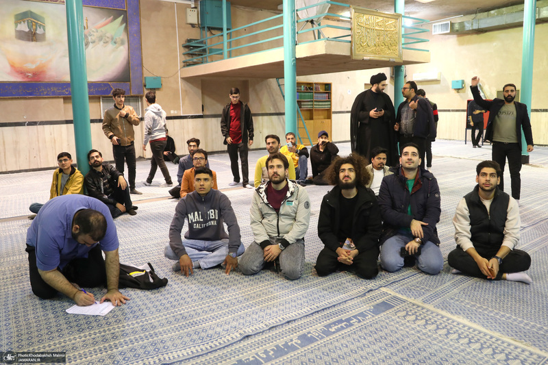 بازدید اقشار مختلف مردم از بیت امام خمینی (س) در جماران