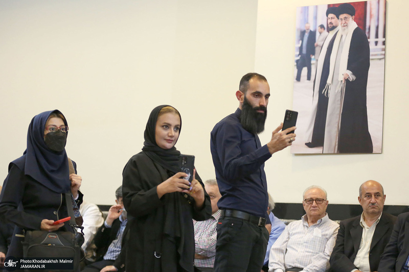 دیدار جمعی از نمایندگان پیروان ادیان الهی با سید حسن خمینی