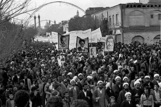 قیام 19 دی؛ جوانه ی درخت تناور انقلاب