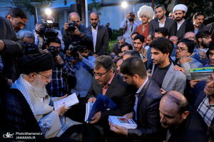 دیدار جمعی از شاعران و اهالی فرهنگ و ادب با رهبر معظم انقلاب