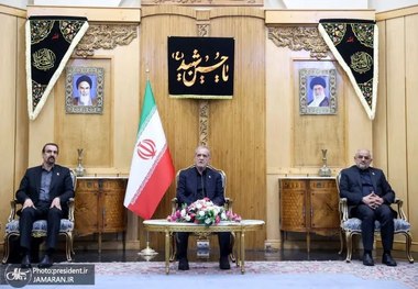 پزشکیان: برخی عنوان می‌کردند سفر به آذربایجان ممکن است همراه با خطراتی باشد یا در مسیر آن مشکلاتی ایجاد شود/ کشورهای حاضر در نشست اکو، با صراحت و شدت، اقدامات رژیم صهیونیستی را محکوم کردند