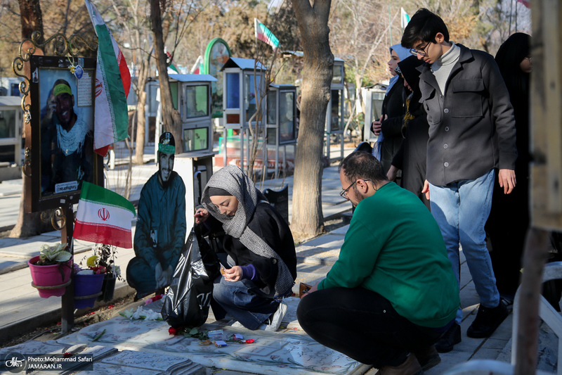 مهمانی لاله ها در قطعه شهدای بهشت زهرا