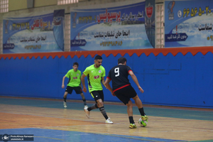 مسابقه فوتسال خیریه بین تیم هنرمندان و منتخب بنیاد حضرت زینب (س)